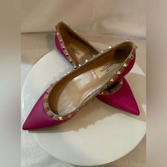 Valentino Garavani - Fuchsia Studded Flats - Picture 10 of 12